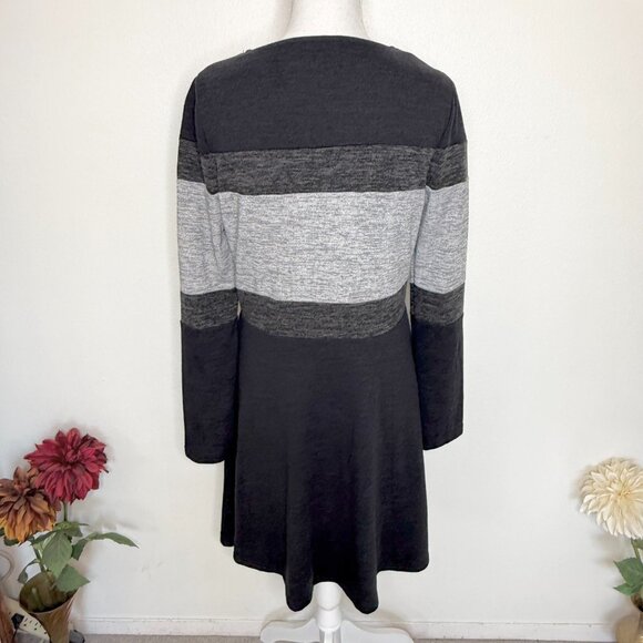 Neesha Womens Sweater Dress Medium Gray Black Colorblock Preppy Minimalist Sz L - Picture 3 of 6